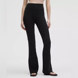 Groove Nulu High-Rise Flared Pant
Regular 6